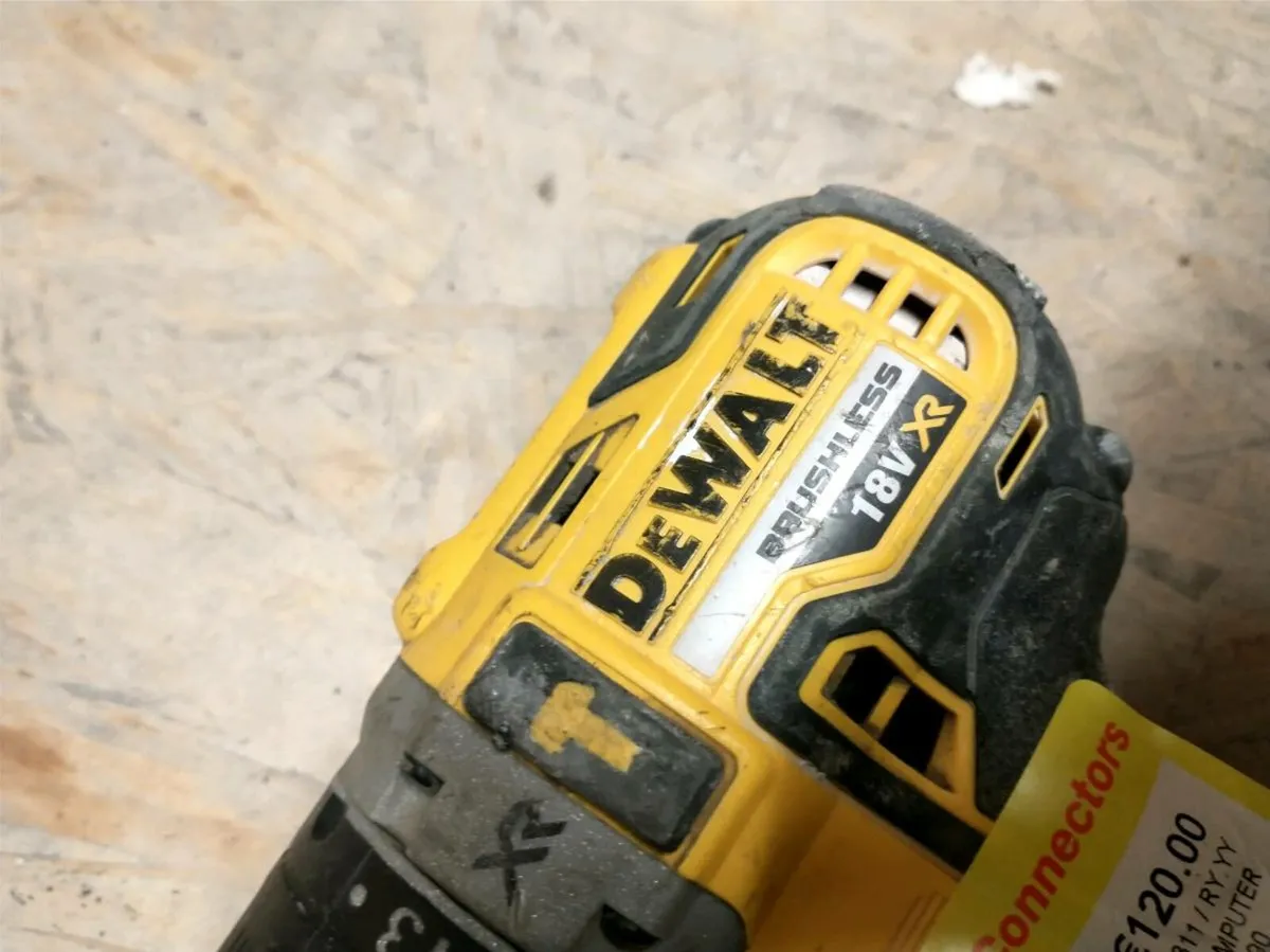 DeWalt drill DCD779 + 5Ah battery - Image 4