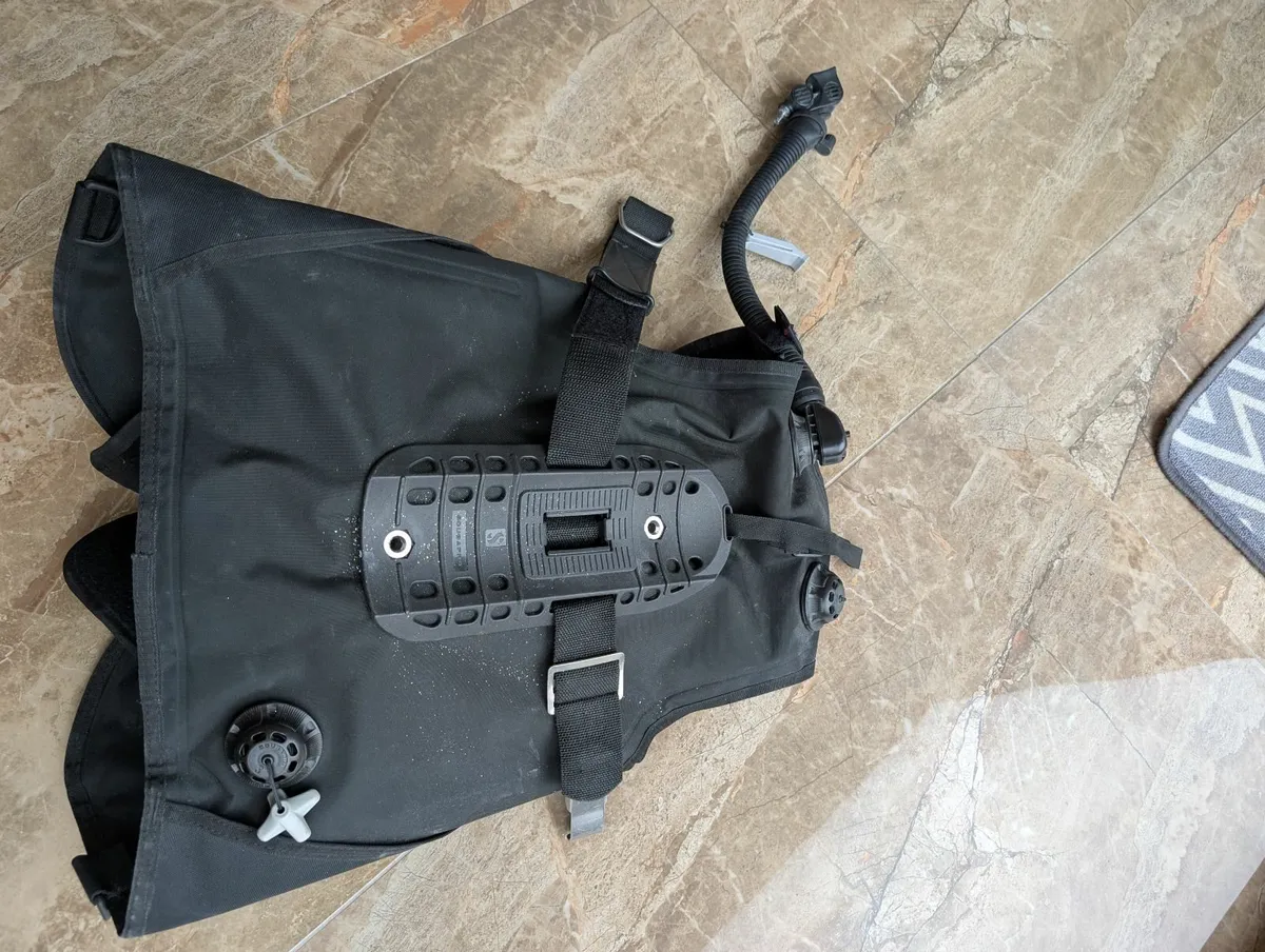 Mares BCD - Image 2