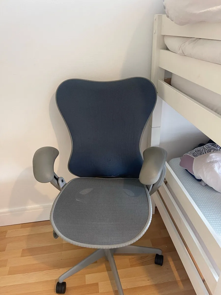 Herman Miller Mirra 1 Office Chair - Image 3