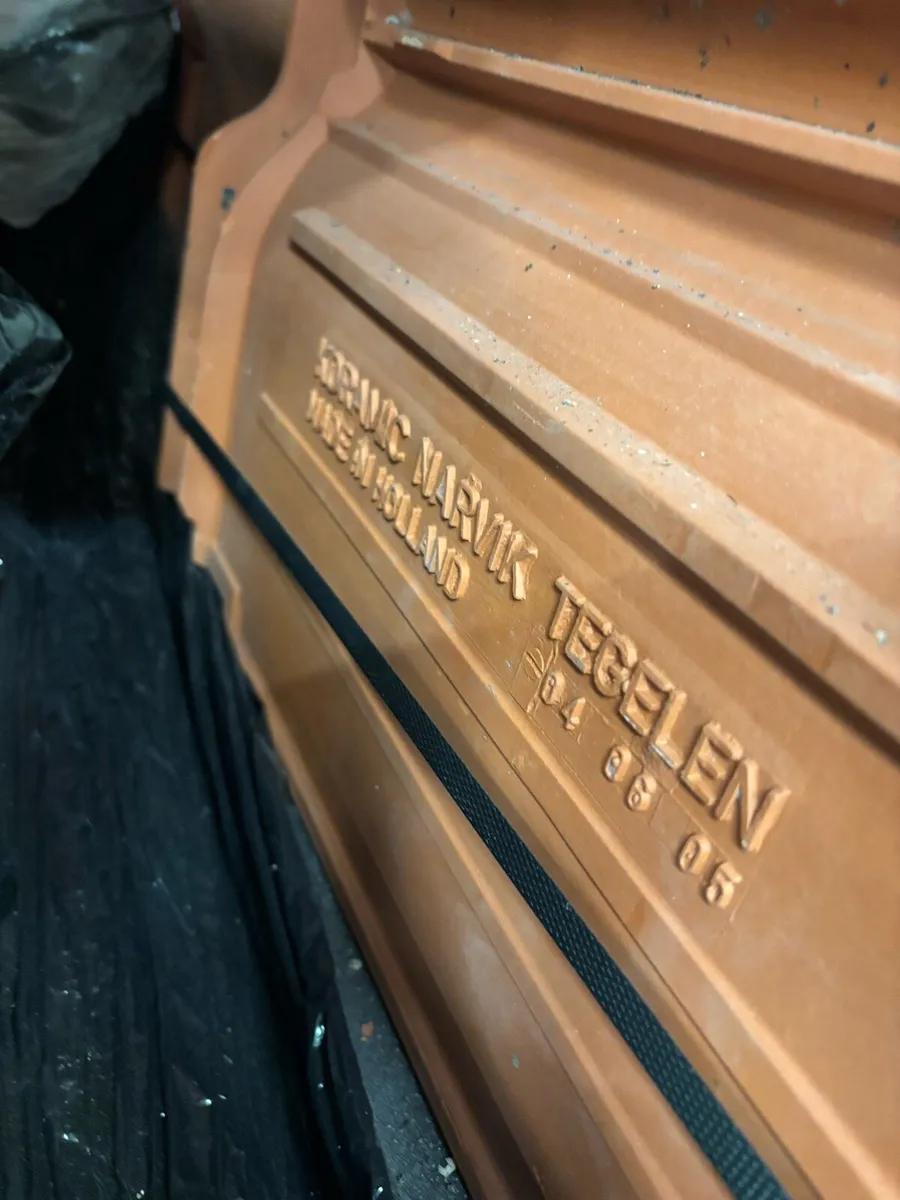 Roof tiles - Image 2