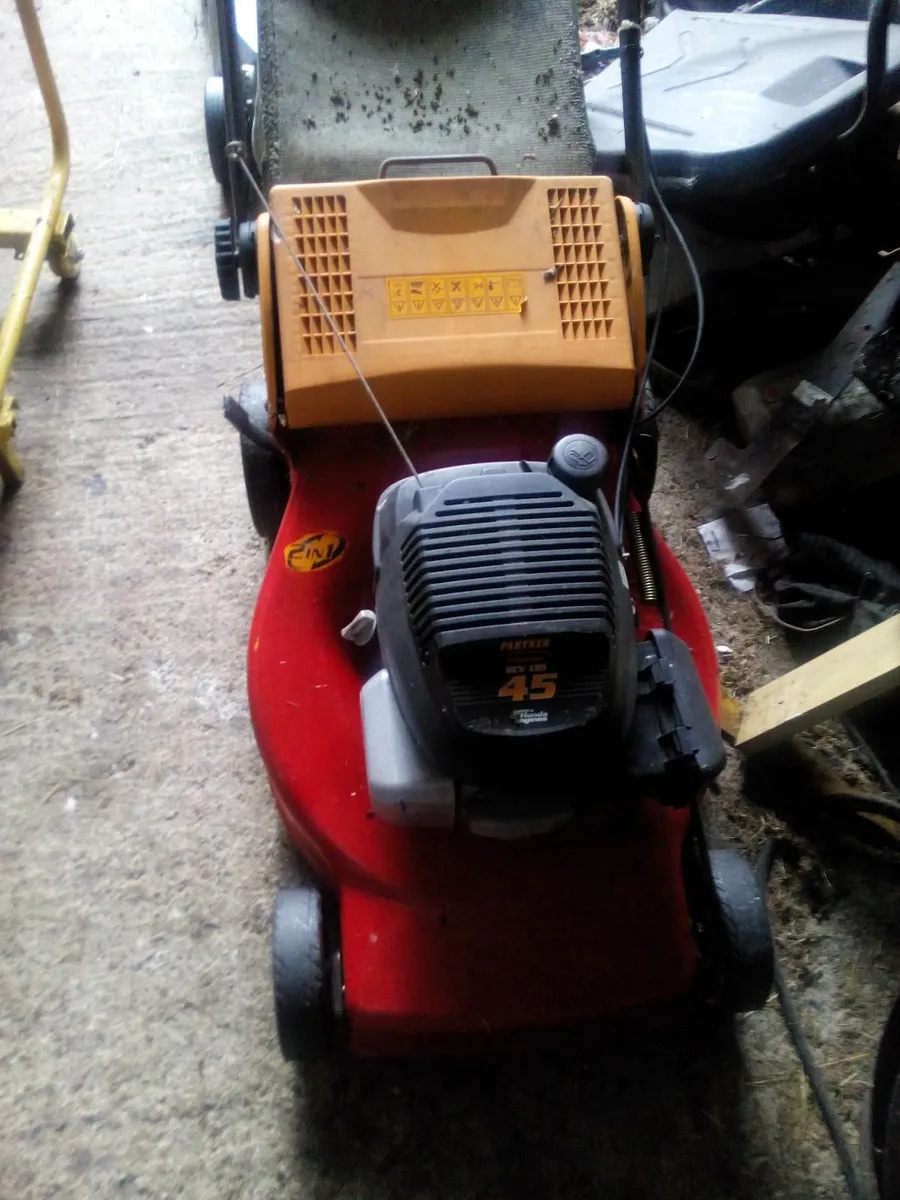 Ride on mowers and garden equipment - Image 3