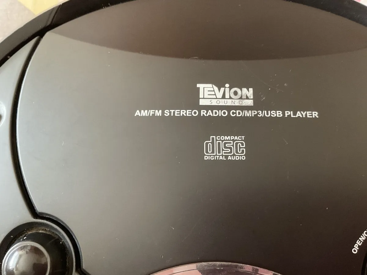 Radio & CD player - Image 1