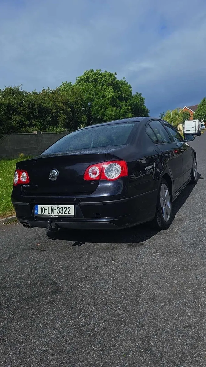 Volkswagen Passat - Image 4