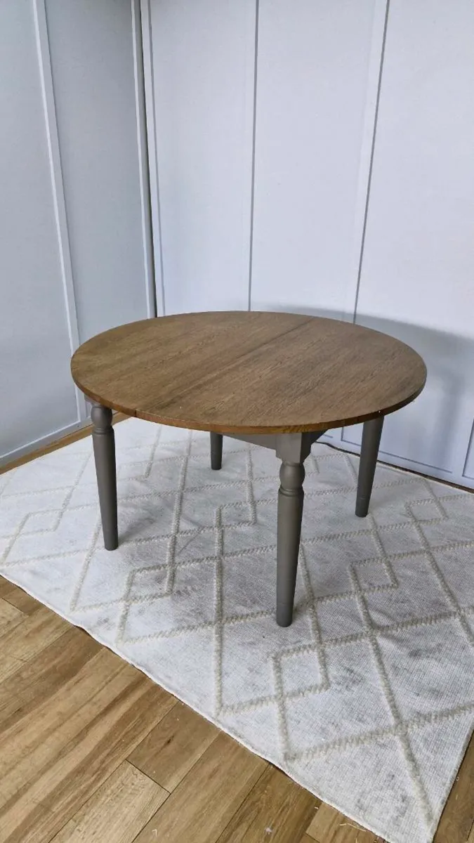 Cookham Round Extending Dining Table - Image 1