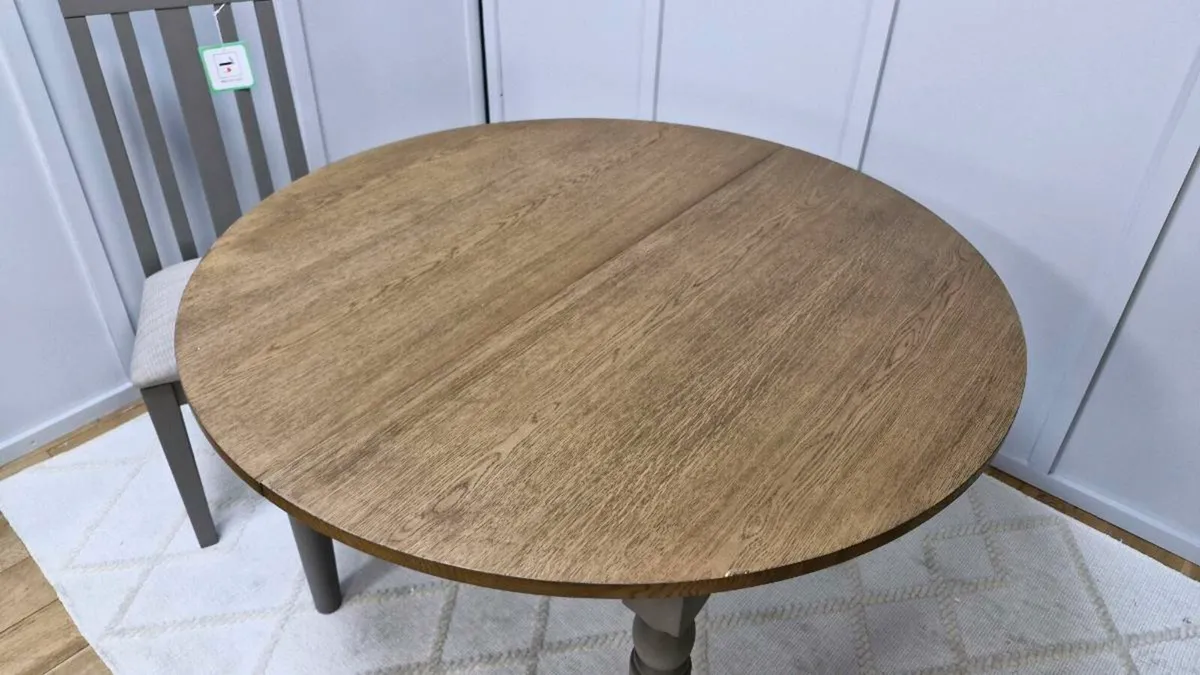 Cookham Round Extending Dining Table - Image 2