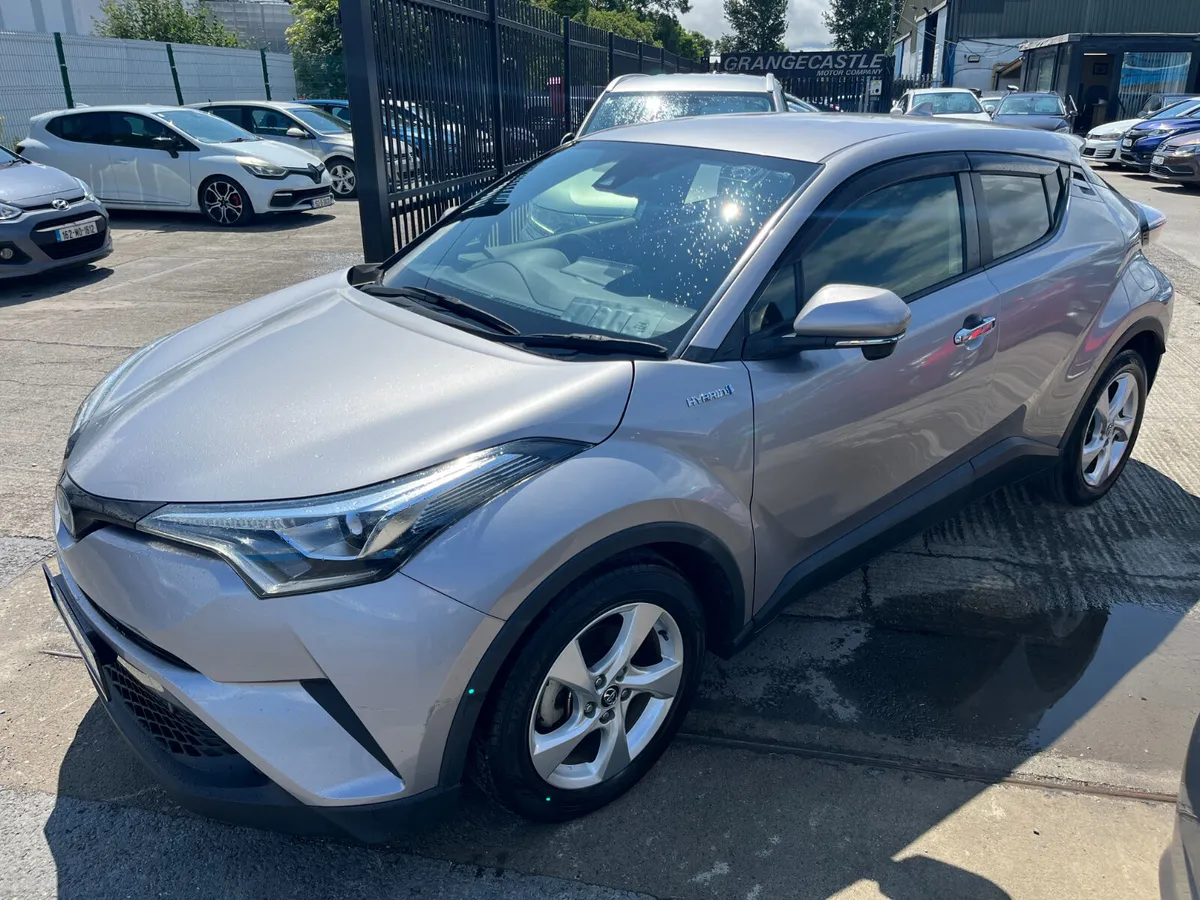 TOYOTA C-HR 2018, 1.8 HYBRID AUTO LOW KMS - Image 3