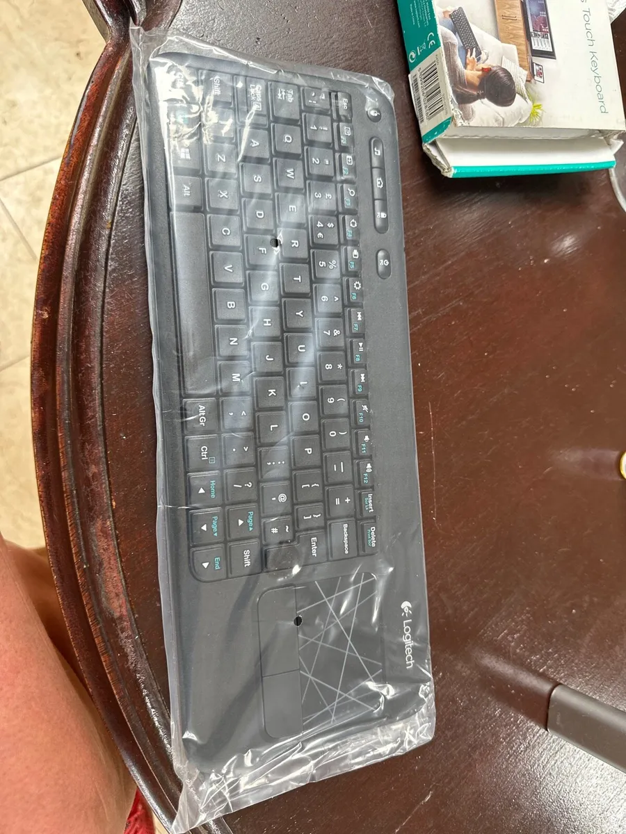 Wireless Touch Keyboard Logitech K400 - Image 2
