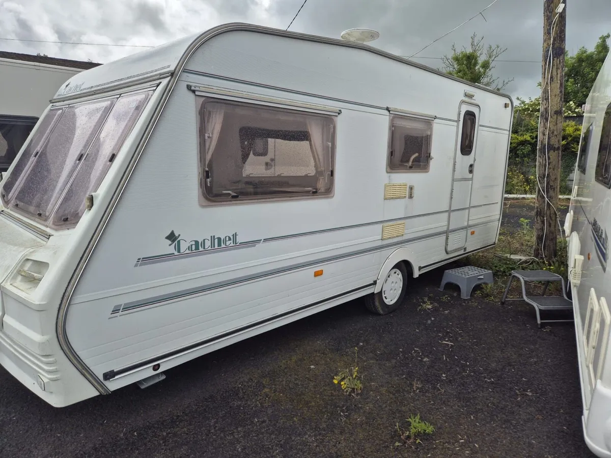 Coachman cachet 4 berth with awning - Image 1