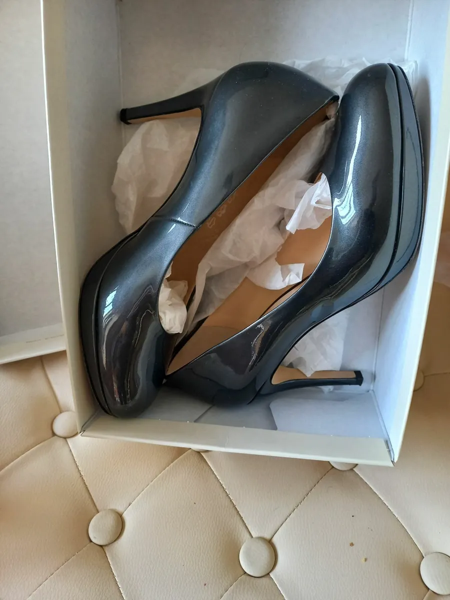 SHOES - Image 2