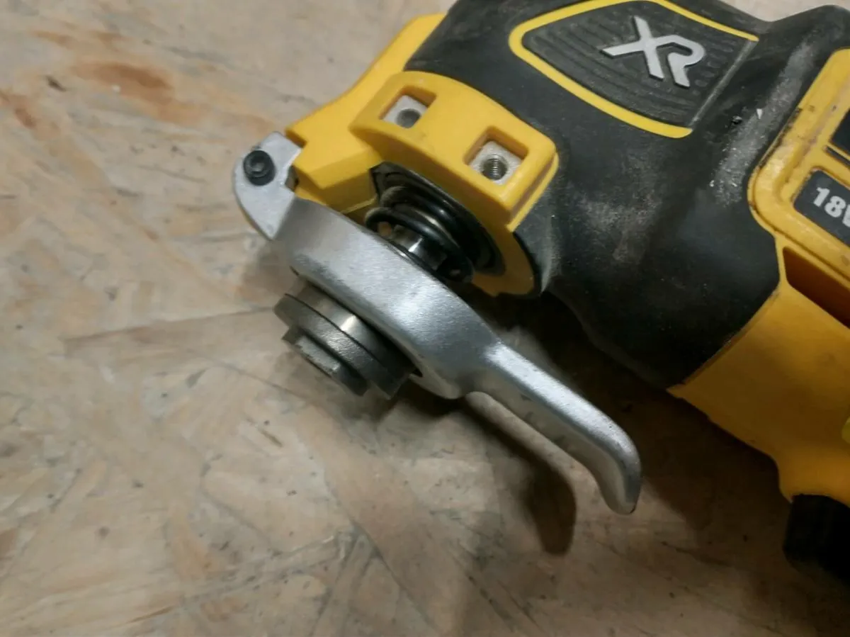 DeWalt Multi tool DCS355 Bare Unit - Image 3