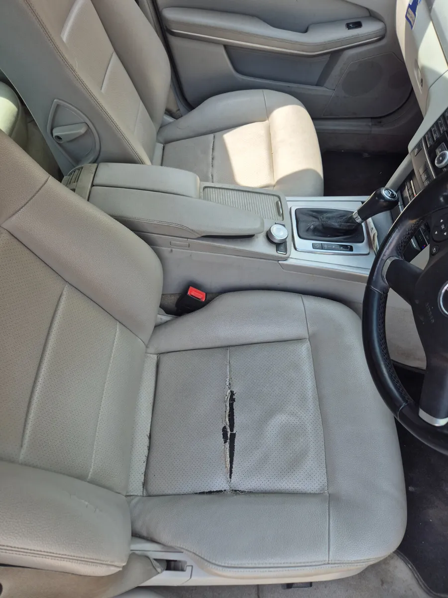 Mercedes-Benz E-Class 2009 - Image 4