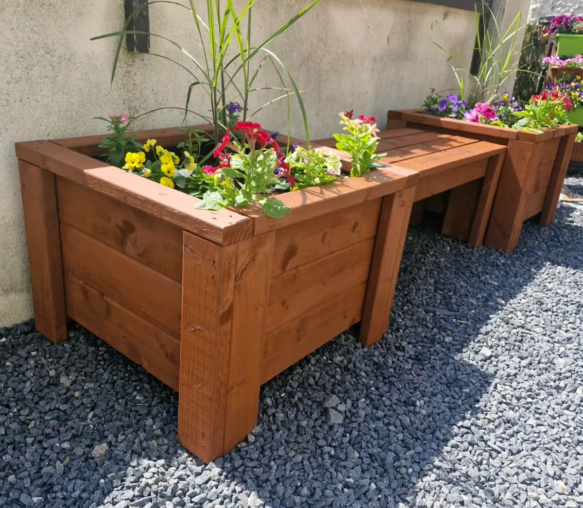 Wooden planters with bench - Image 2