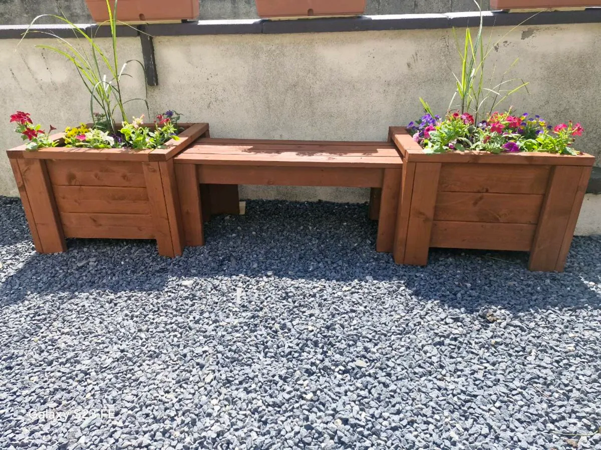 Wooden planters with bench - Image 3