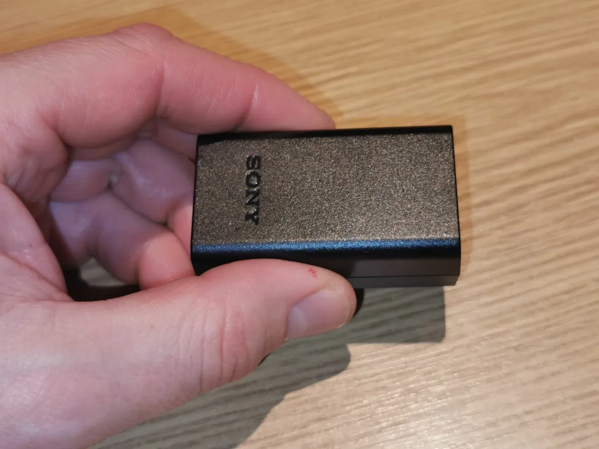 Sony USB power supply adapter charger AC DC 5v - Image 1