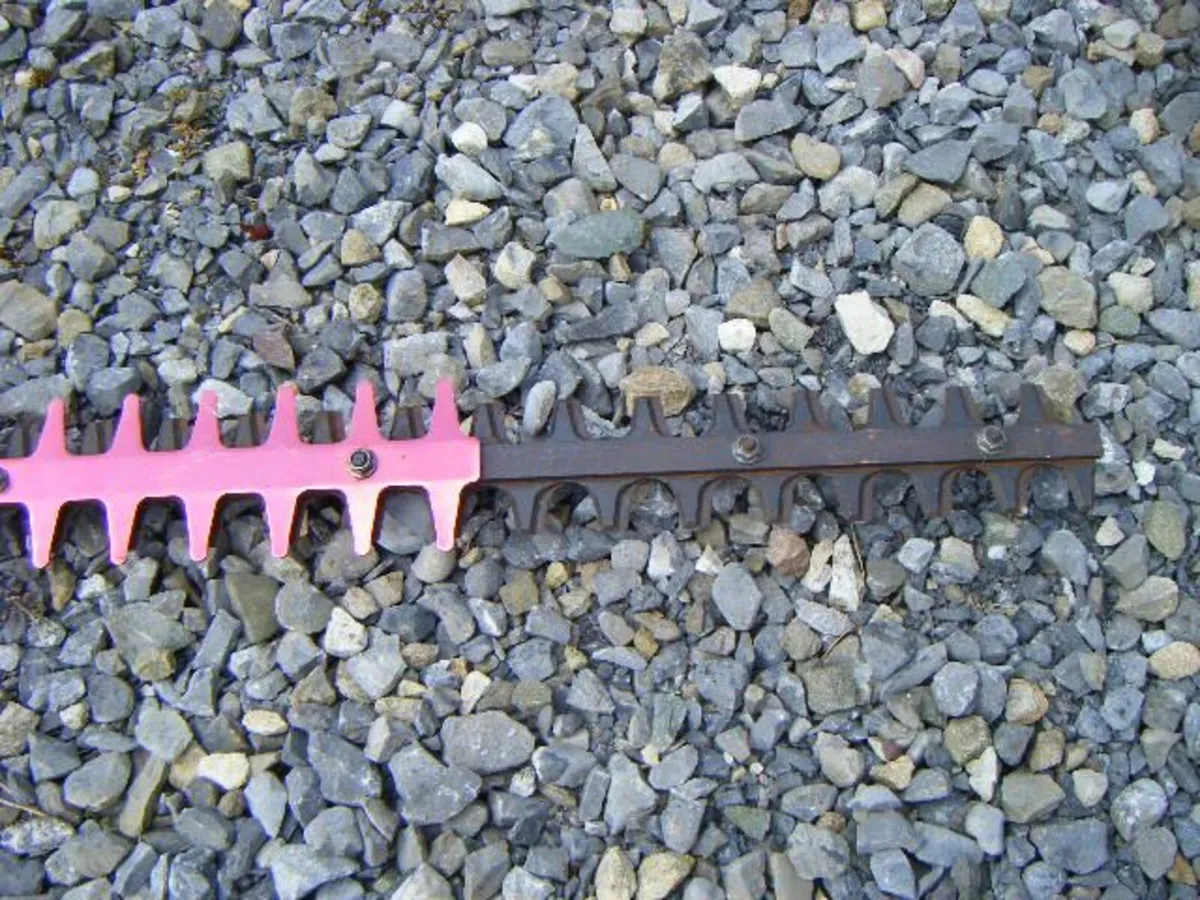 Makita hedge trimmer - Image 4