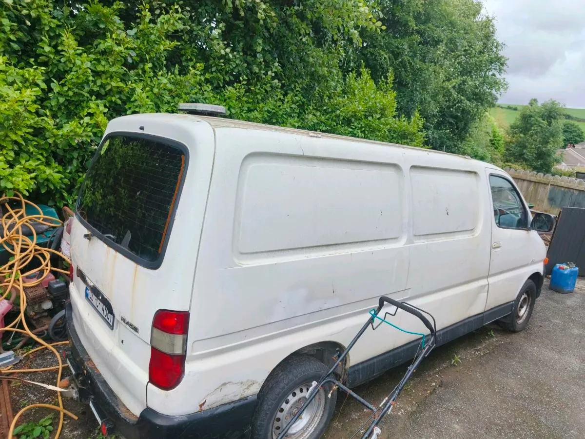 Toyota Hiace - Image 4