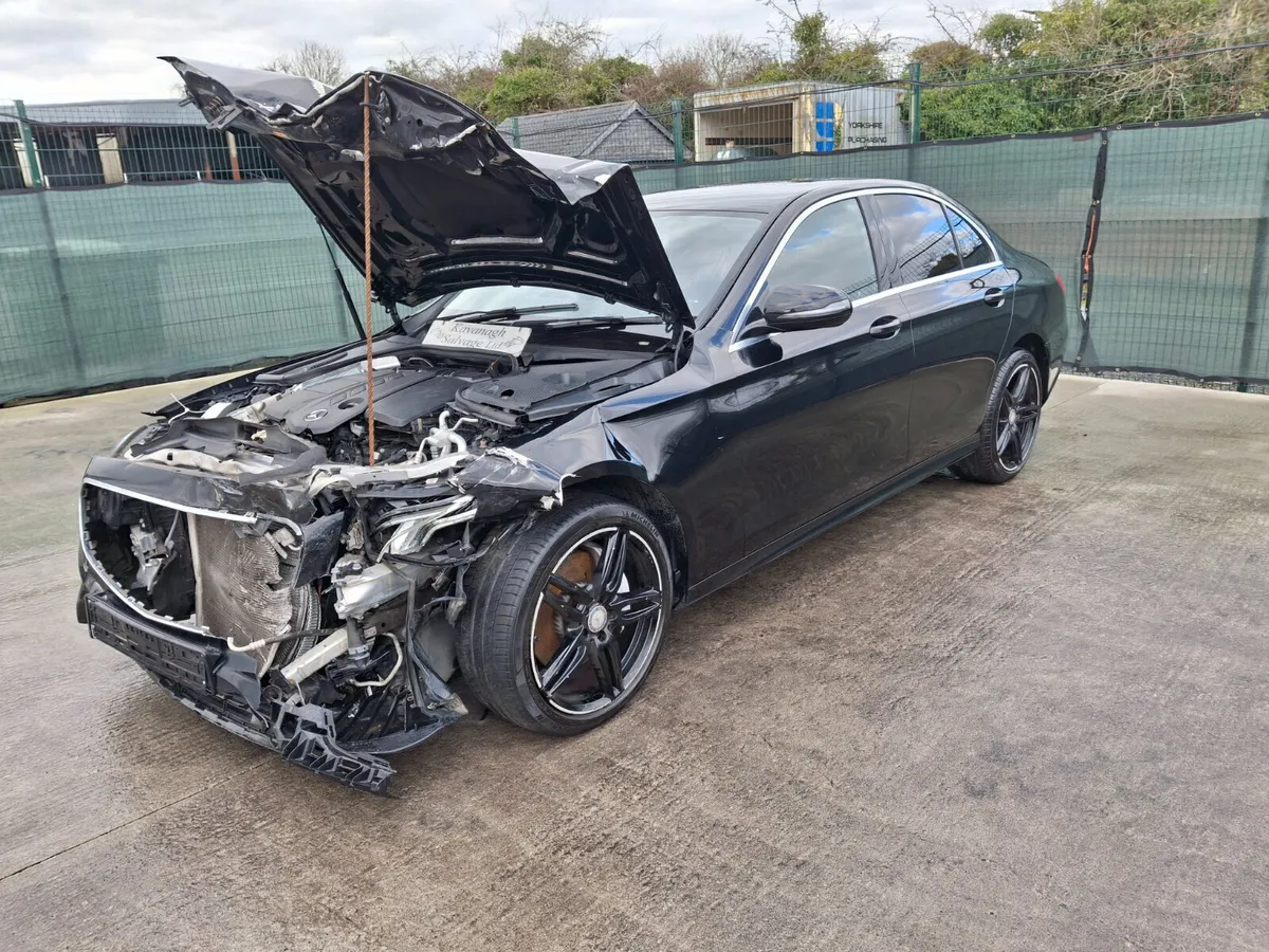 171 Mercedes E-Class  200d 2.0 Diesel  Auto - Image 2