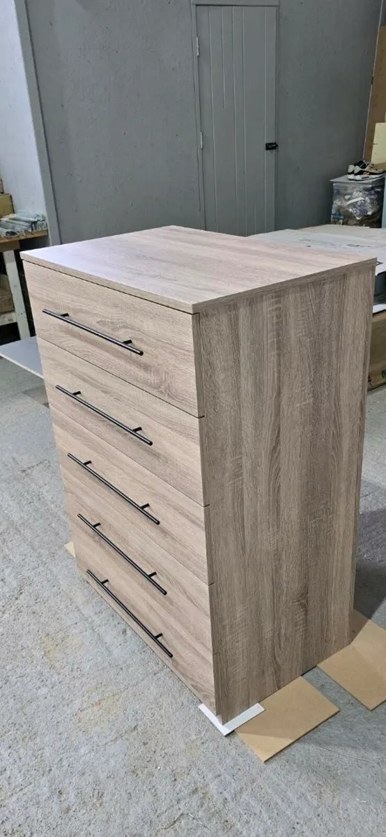 Chest of drawers - Image 2