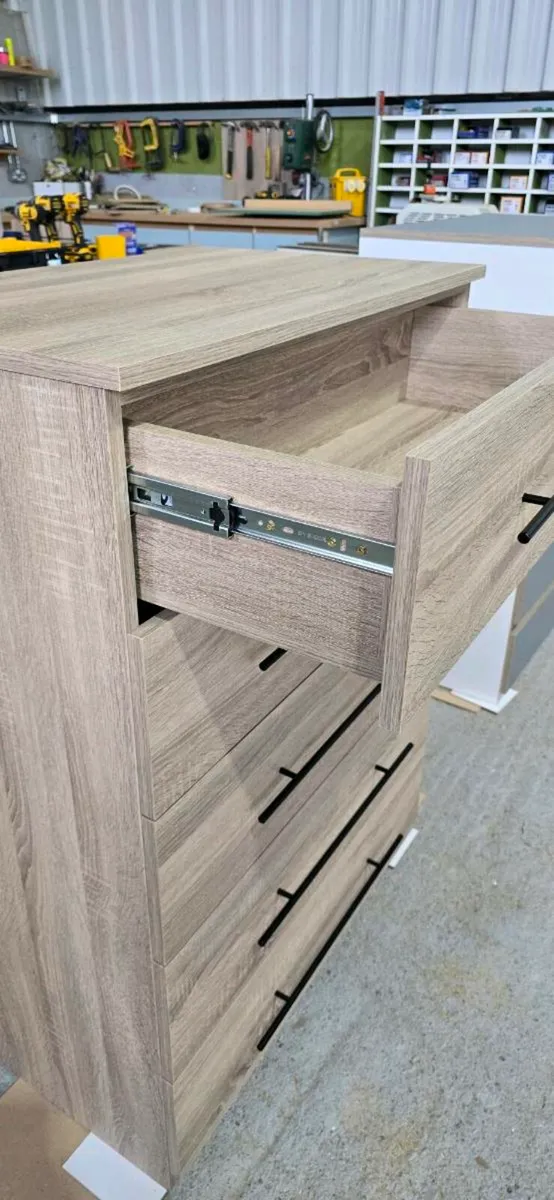 Chest of drawers - Image 4