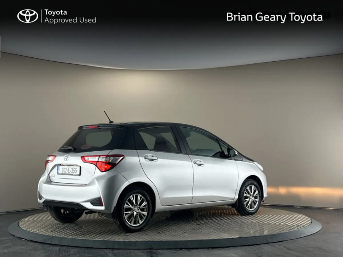 Toyota Yaris 1.0 LUNA - Image 2