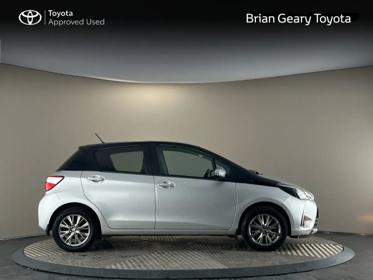 Toyota Yaris 1.0 LUNA - Image 3
