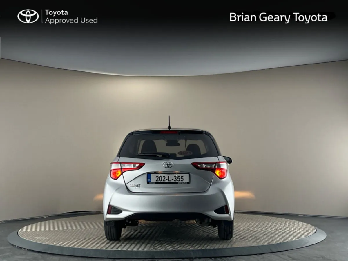 Toyota Yaris 1.0 LUNA - Image 4