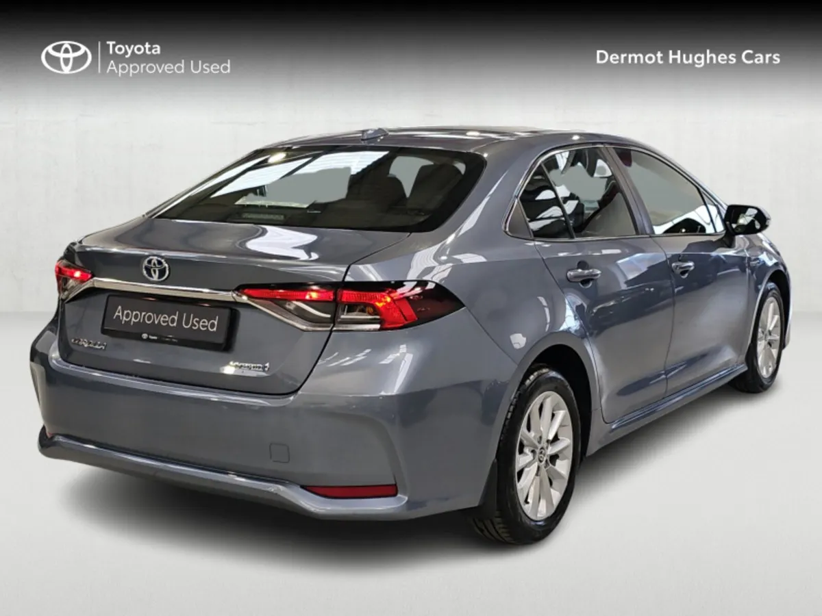 Toyota Corolla HYB LUNA SALOON - Image 2