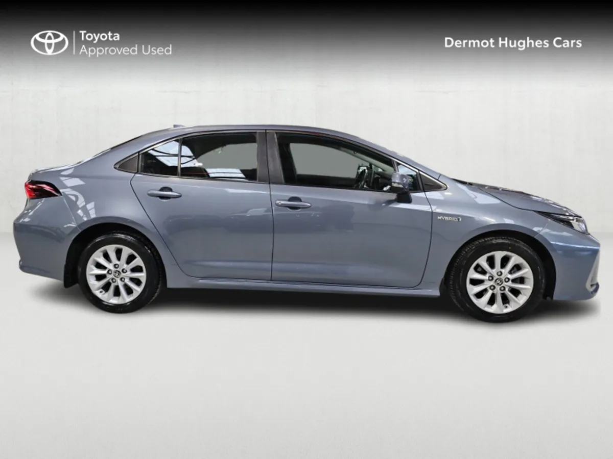Toyota Corolla HYB LUNA SALOON - Image 3