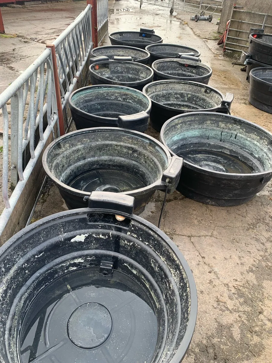 10 Jfc Water troughs - Image 1
