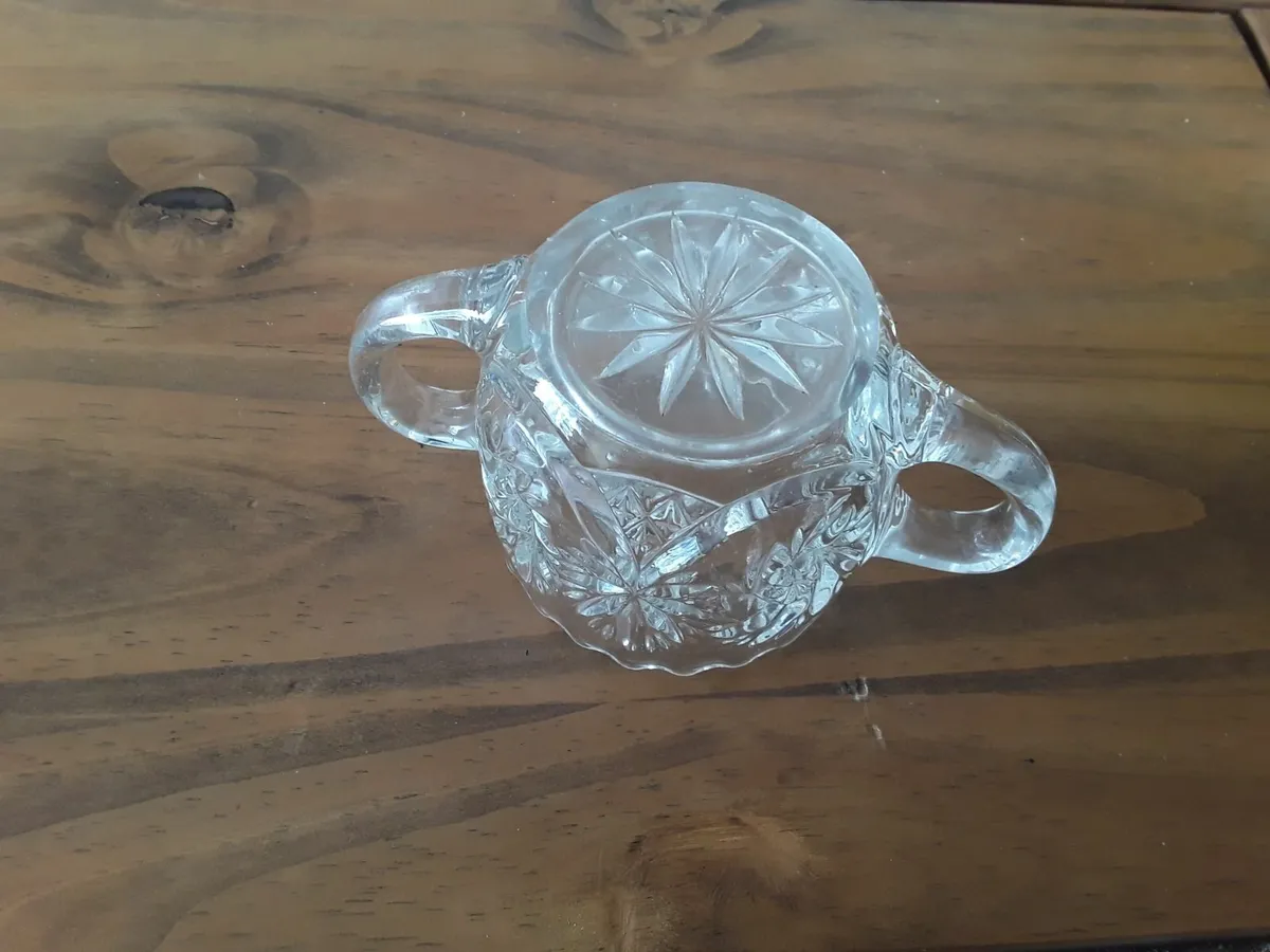 Heavy vintage glass sugar bowl perfect condition - Image 2
