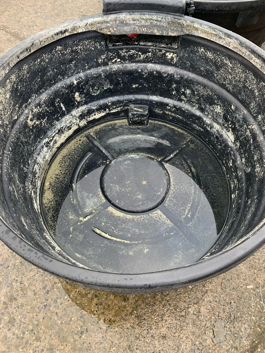 10 Jfc Water troughs - Image 4