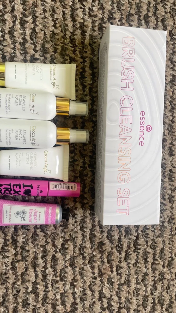 New green angel/mascara/brush cleaner - Image 1