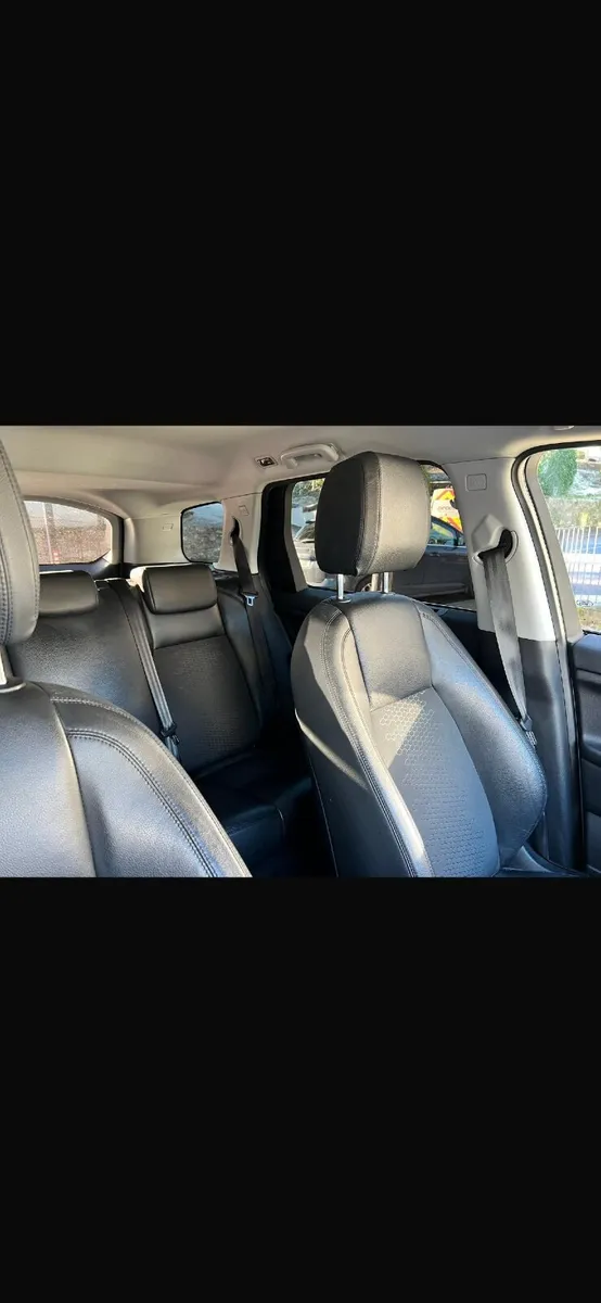 Land Rover Discovery Sport 2017 - Image 3