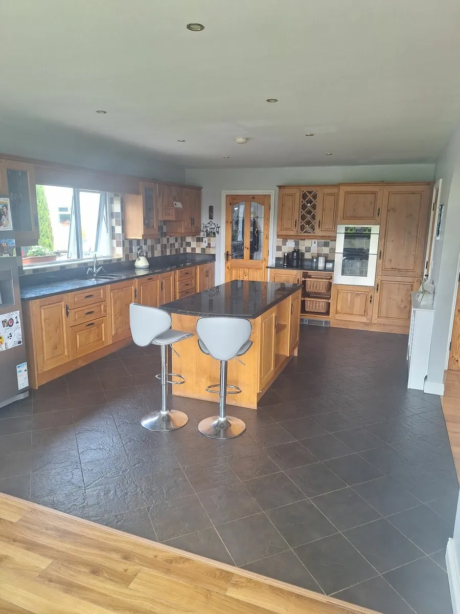 Kitchen - Image 4