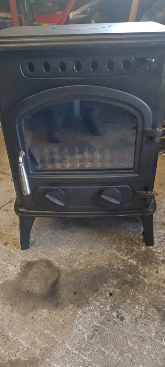 Fire warm 8kw stove - Image 1