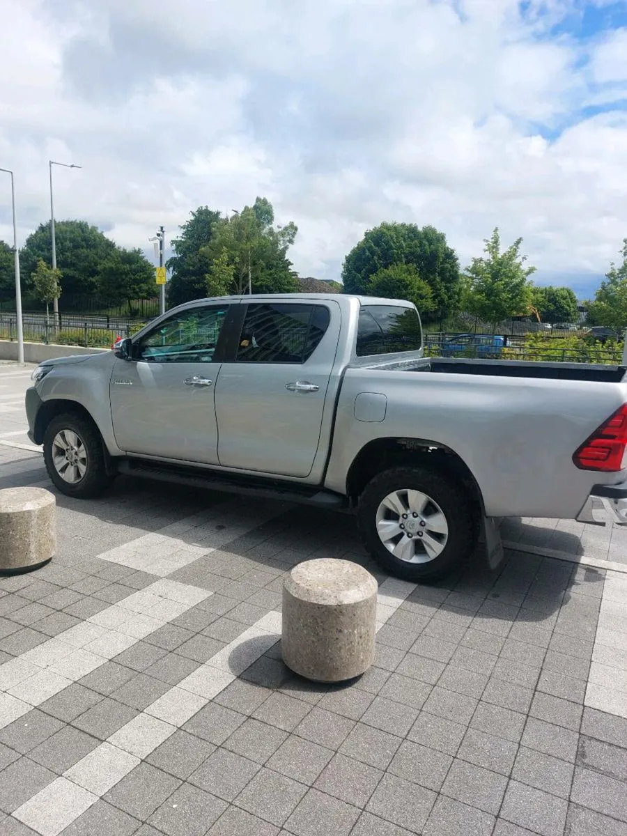 Toyota hi lux - Image 2