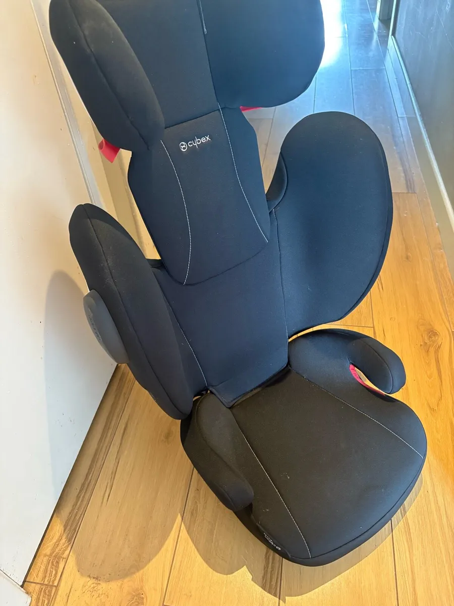 Child Car seat - Image 1