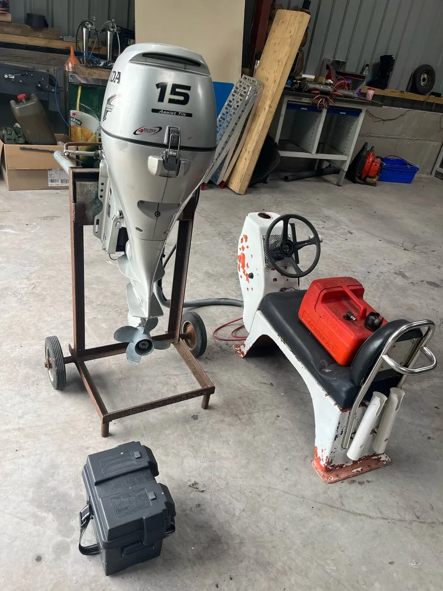 Outboard and console - Image 1