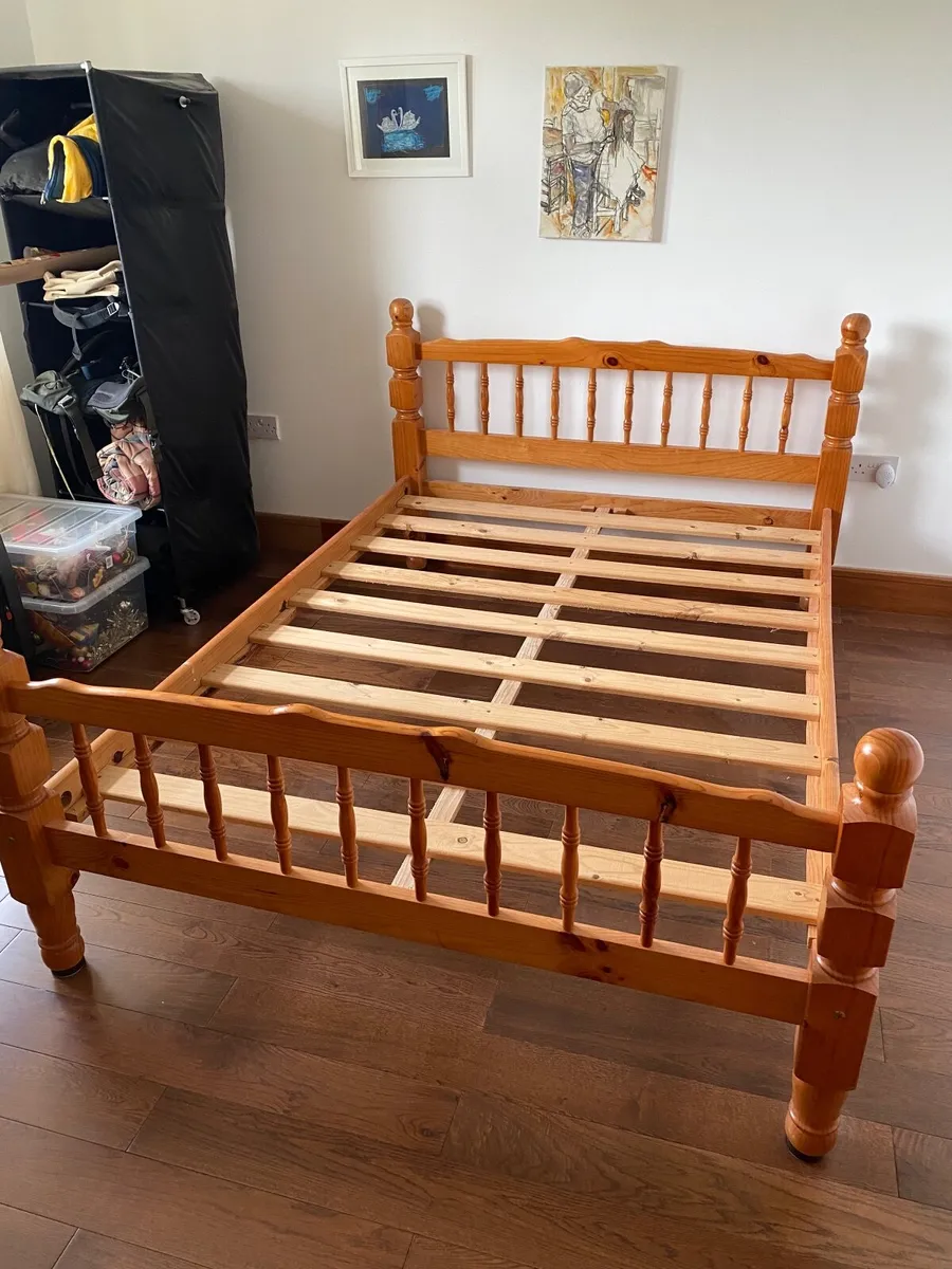 Bed frame - Image 1