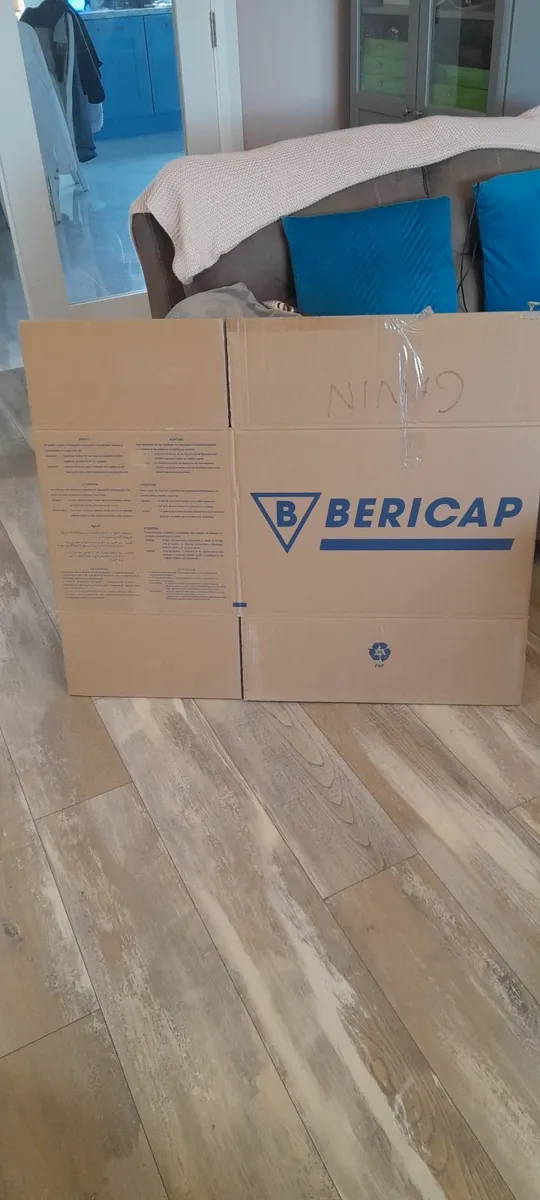 Packing boxes - Image 1