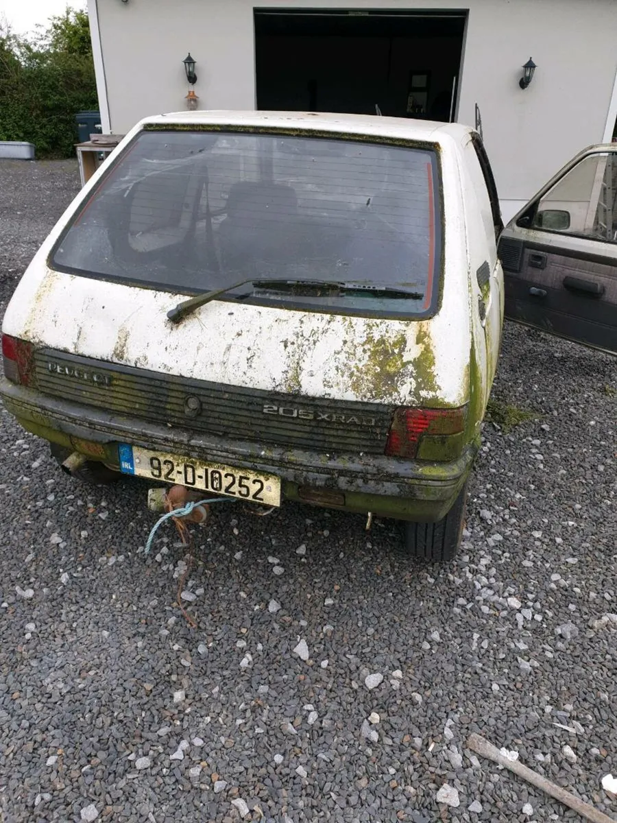 Peugeot 205 - Image 1