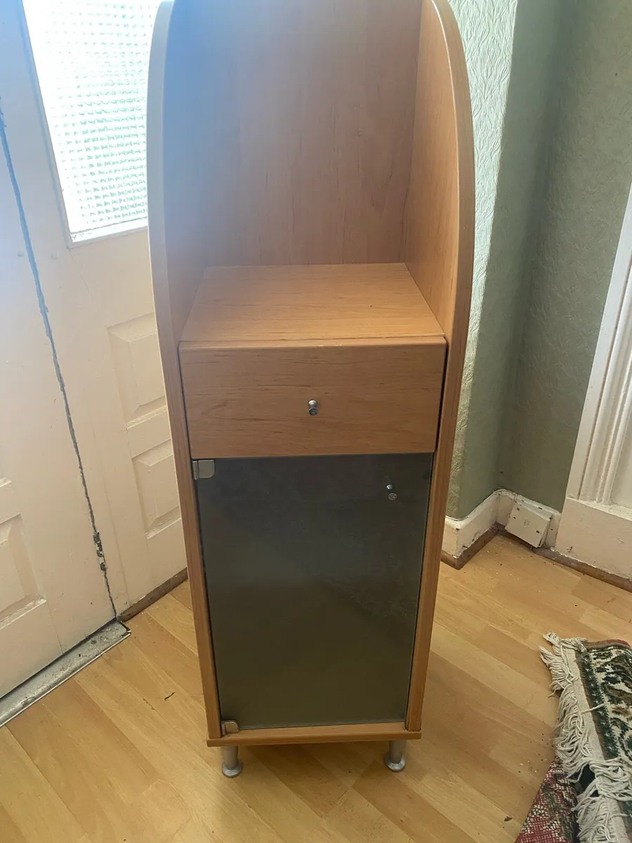 Bathroom stand - Image 2