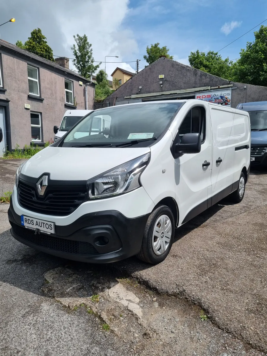 🔥18 RENAULT TRAFFIC LOW KMS🔥 - Image 3