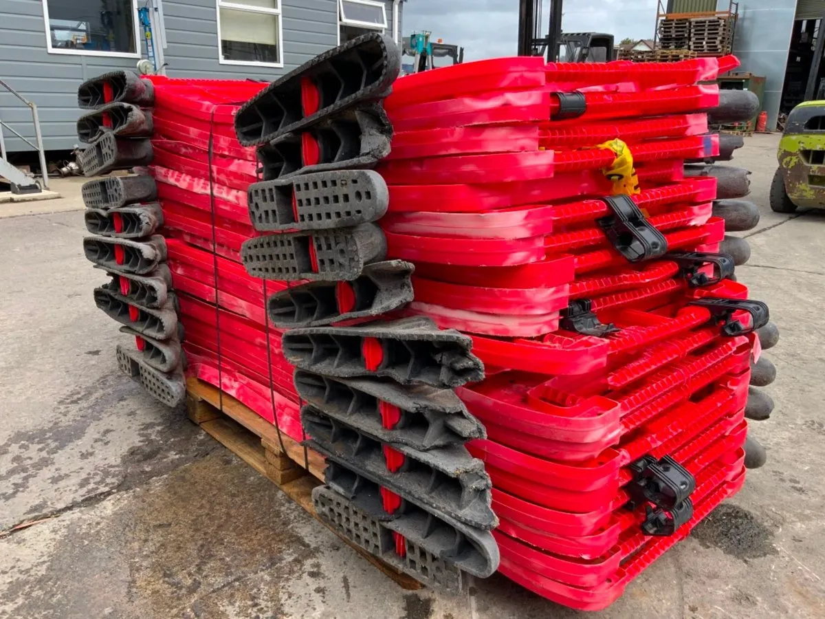 20 of  PEDESTRIAN  PLASTIC  BARRIERS ....6337. - Image 3