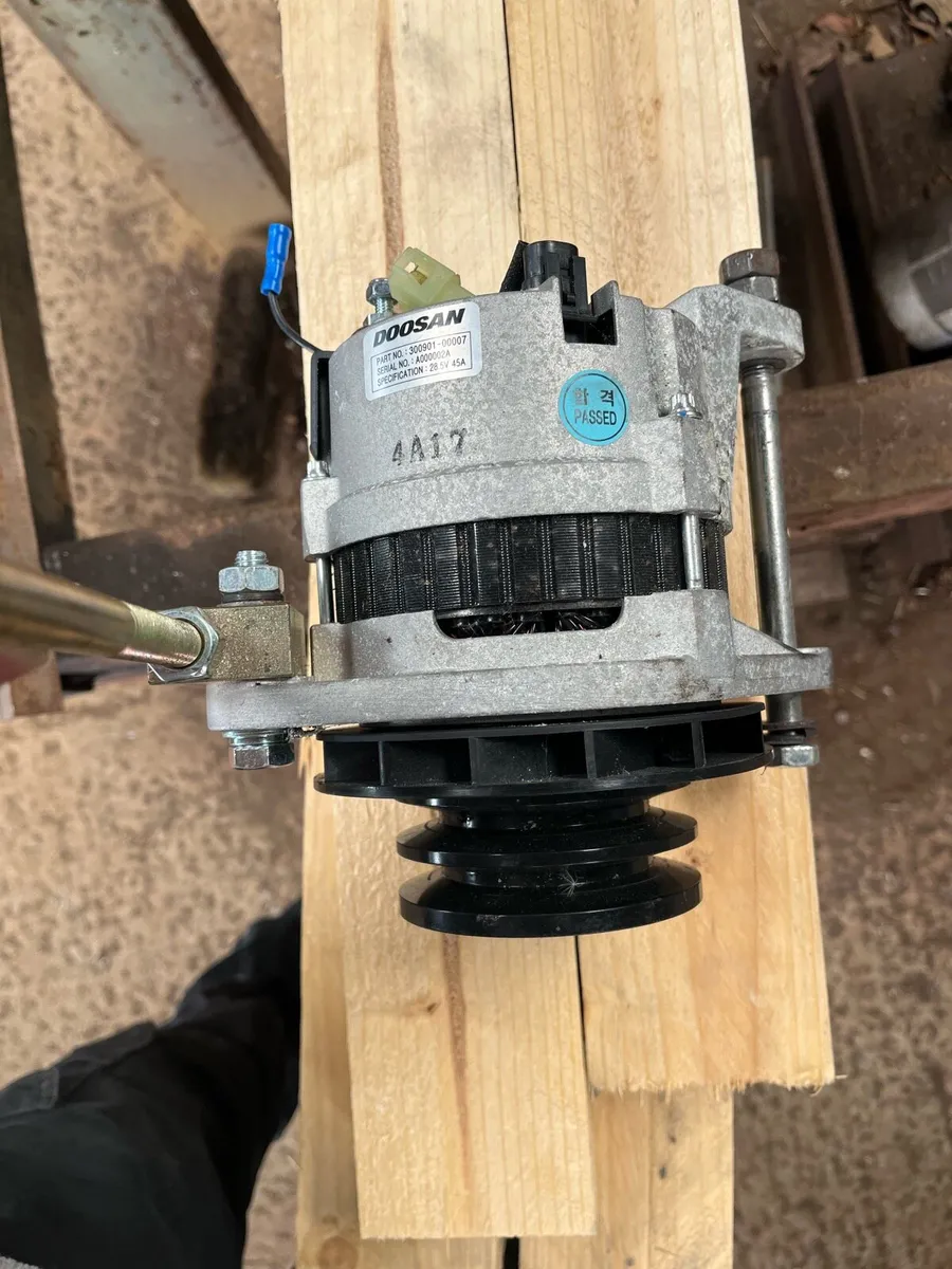 Doosan Alternator - Image 2