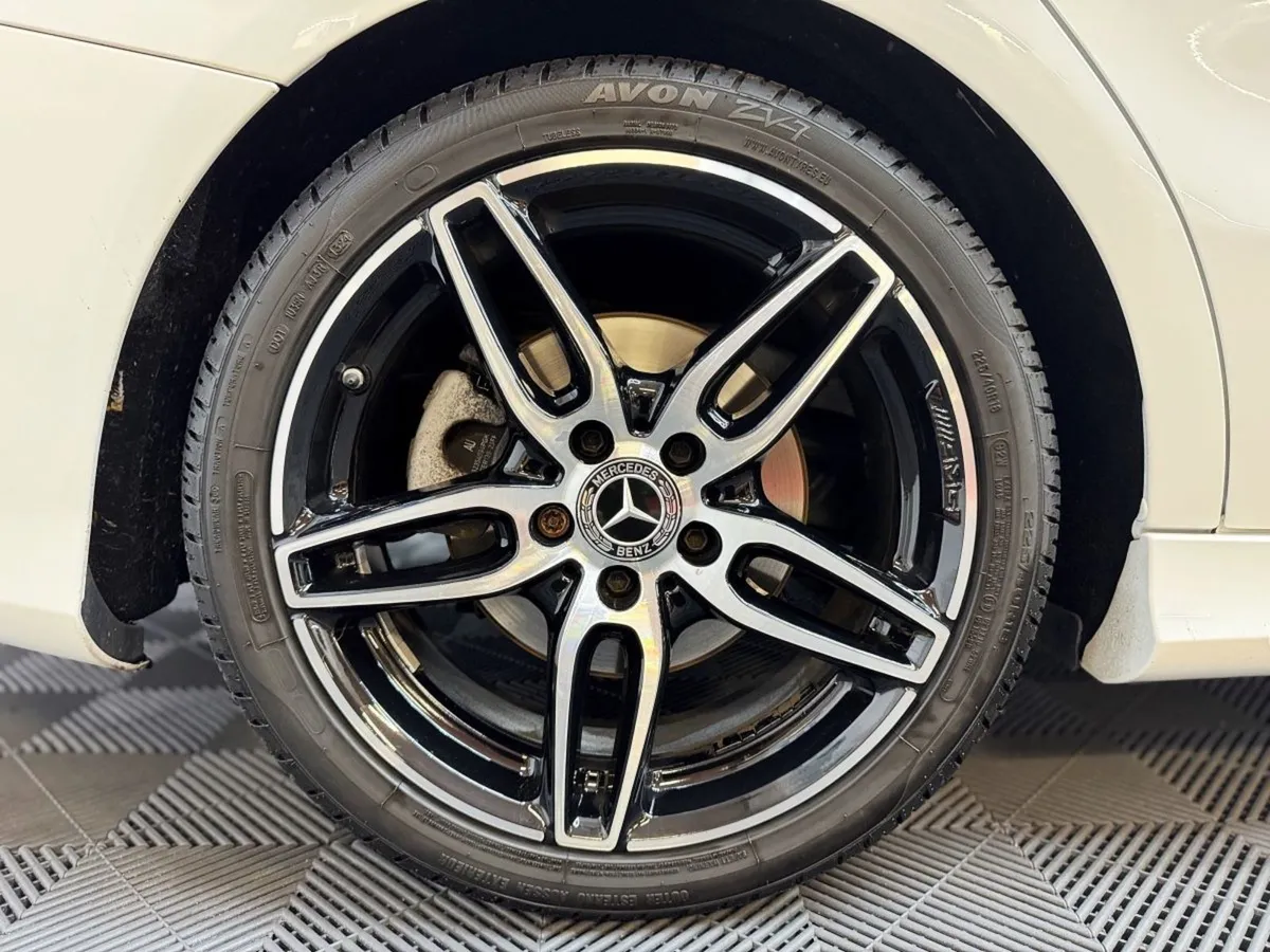 Mercedes-Benz CLA CLA 180 AMG Line - Image 4
