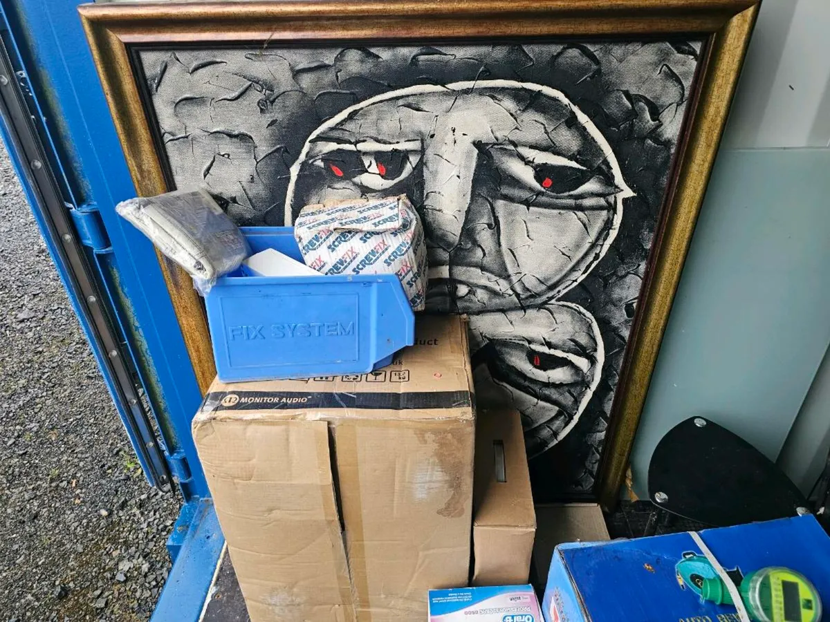 Storage locker contents - Image 2