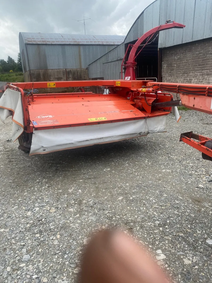 Kuhn 302  06  10 ft mower - Image 1