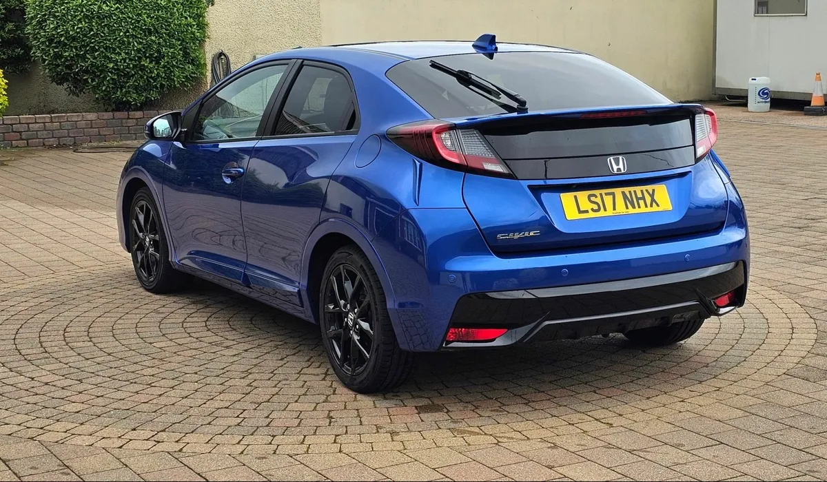 Honda Civic 2017 - Image 3