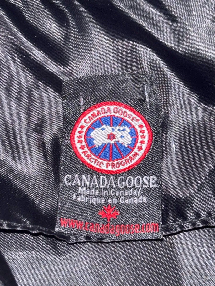 Canada goose gilet with hood - Image 3